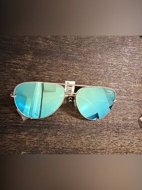 Quay Australia x Desi Perkins High Key Blue with Silver Frame